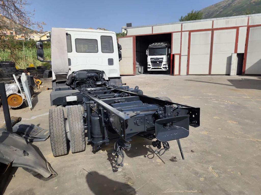 Iveco EUROCARGO CUBE 80E22P Foto 9