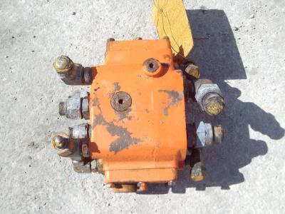 Válvula hidráulica para Fiat Allis FR220 vendida por OLM 90 Srl