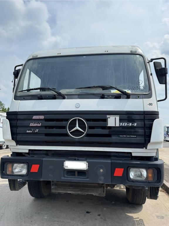 Mercedes-Benz 1844 SK Foto 10