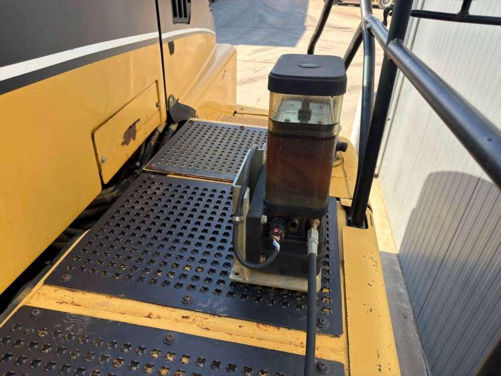 Caterpillar 735 Foto 19