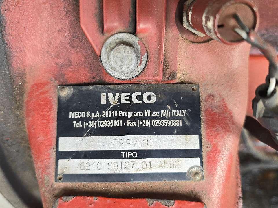 Iveco 8210 Foto 4