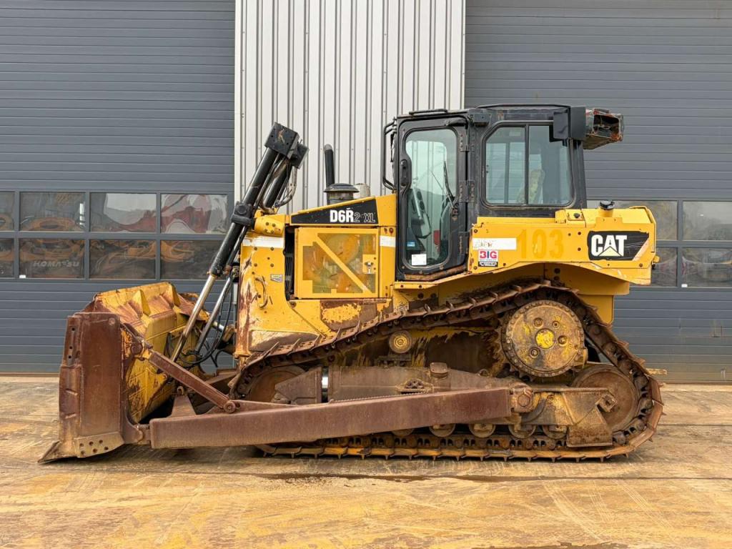Caterpillar D6R2 XL Foto 1