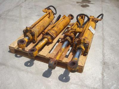 Cilndro de levantamiento para Fiat FL8 vendida por OLM 90 Srl
