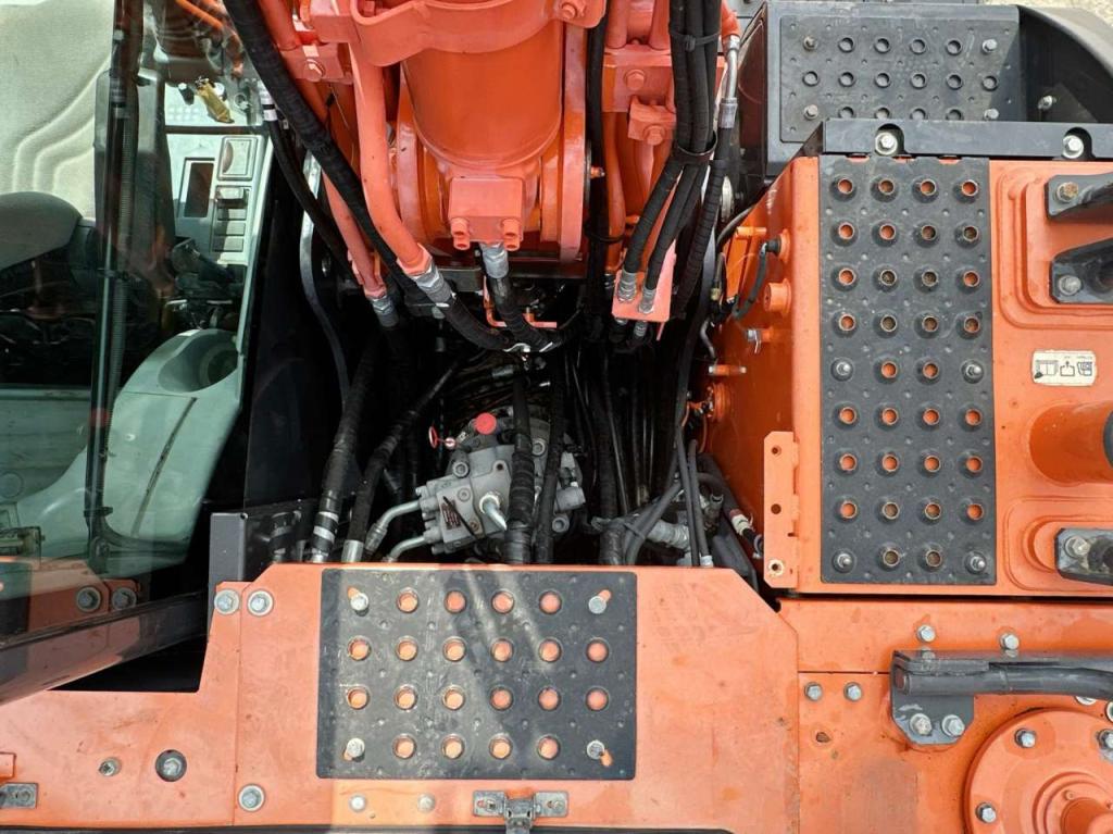 Hitachi ZX160LC-6 Foto 13