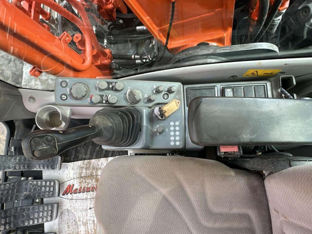 Hitachi ZX160LC-6 Foto 17