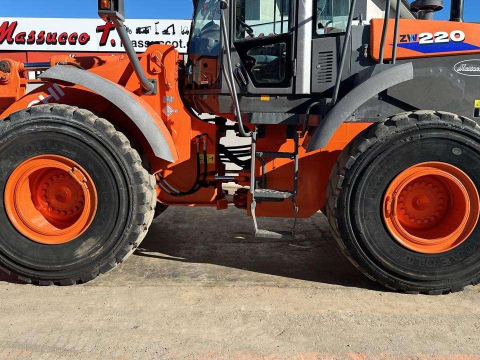 Hitachi ZW220 Foto 11