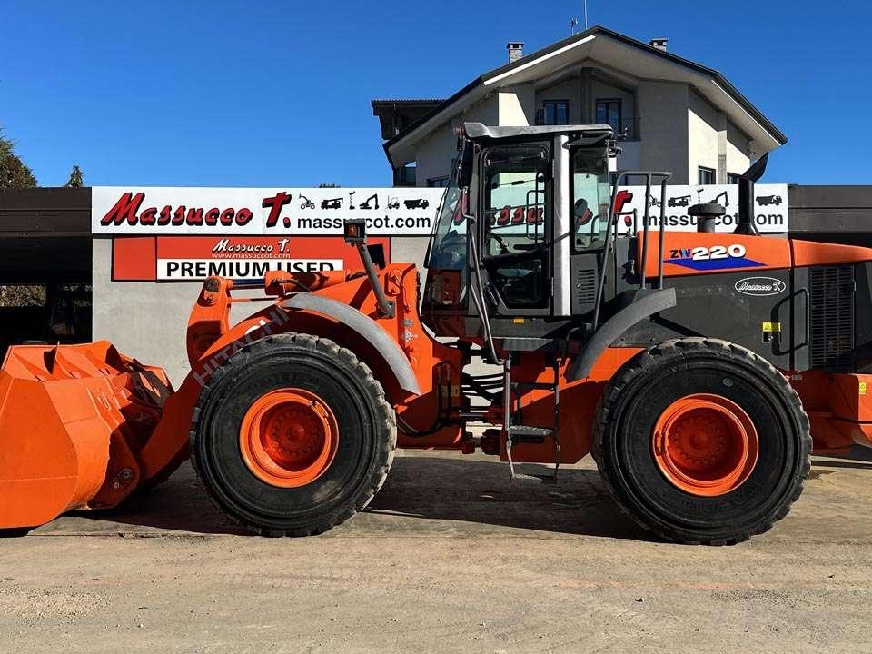 Hitachi ZW220 Foto 2