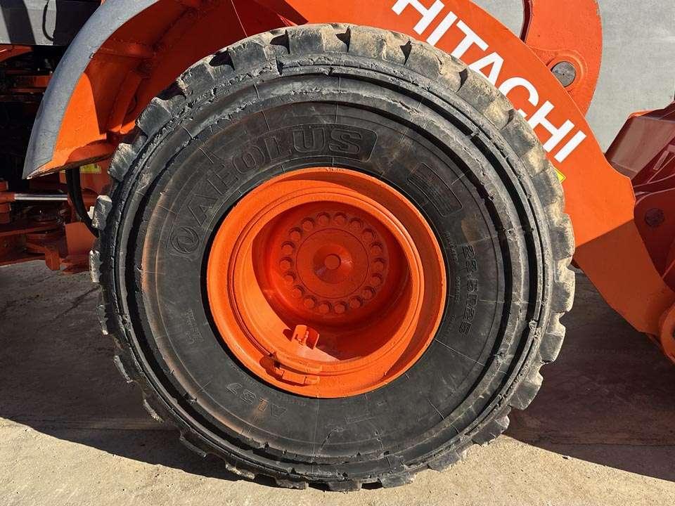 Hitachi ZW220 Foto 7