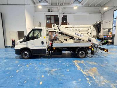 Oil&Steel 20.10 Plus vendida por Centro Elevatori Srl