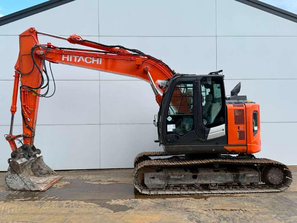 Hitachi ZX135US-6 - Quick Coupler / Automatic Greasing Foto 1
