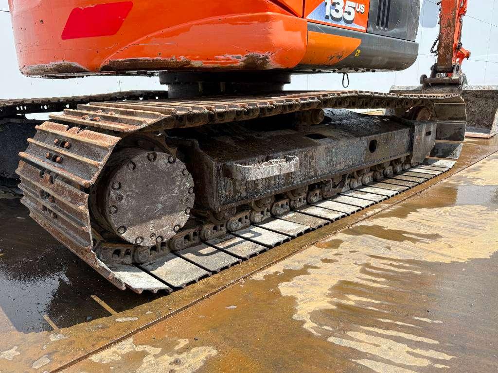 Hitachi ZX135US-6 - Quick Coupler / Automatic Greasing Foto 25