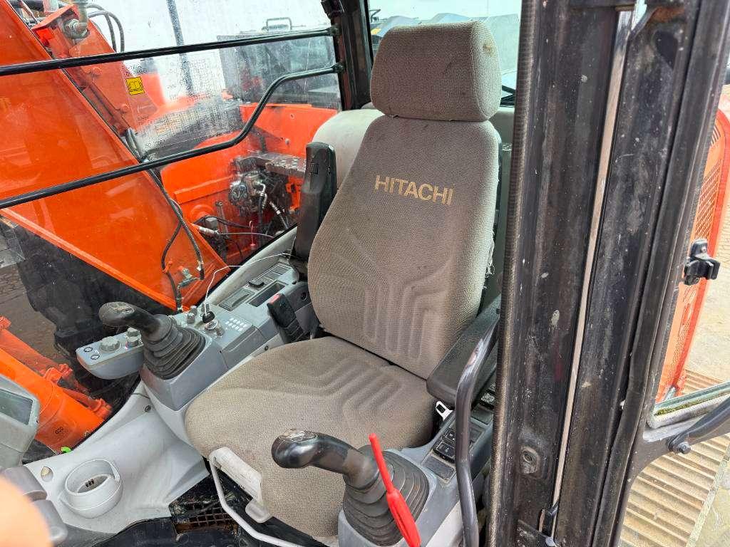 Hitachi ZX135US-6 - Quick Coupler / Automatic Greasing Foto 8