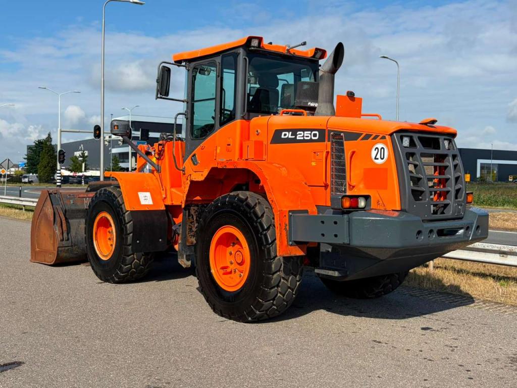 Doosan DL250-3 Foto 3