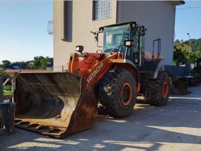 Hitachi ZW220 vendida por Omeco Spa