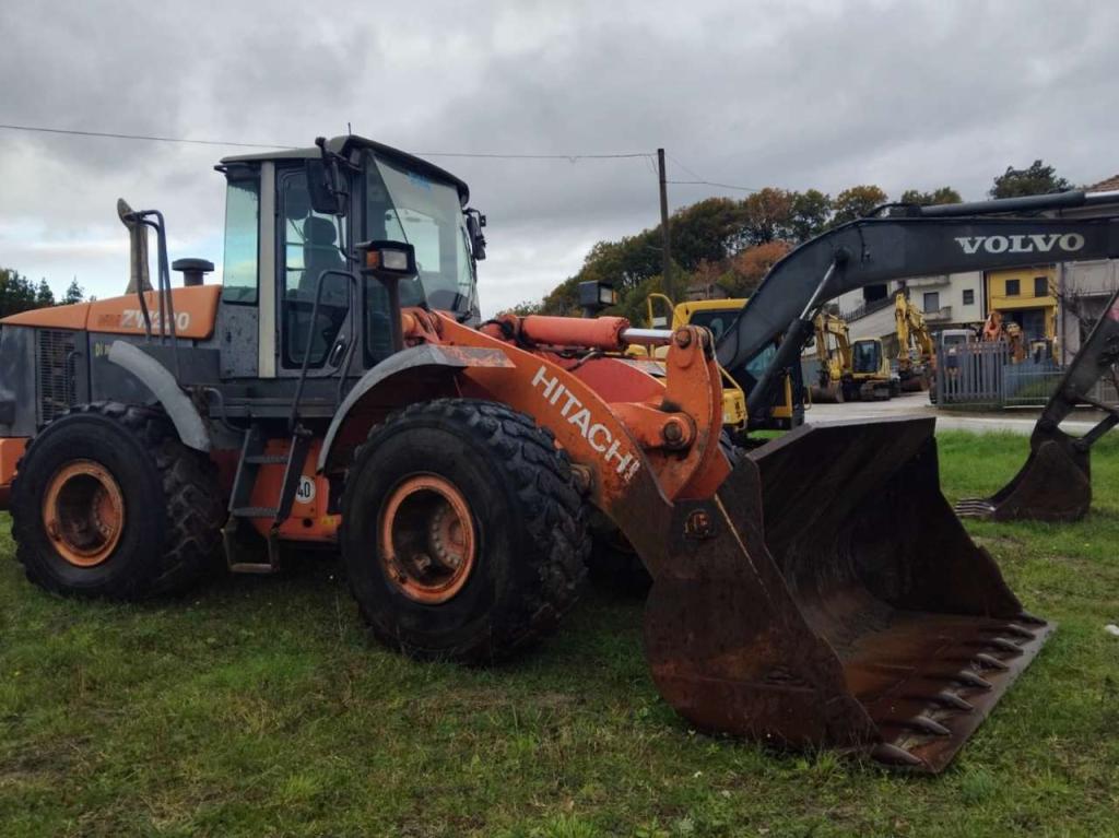 Hitachi ZW220 Foto 3