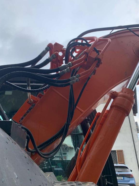 Hitachi ZX135 US-5B Foto 6