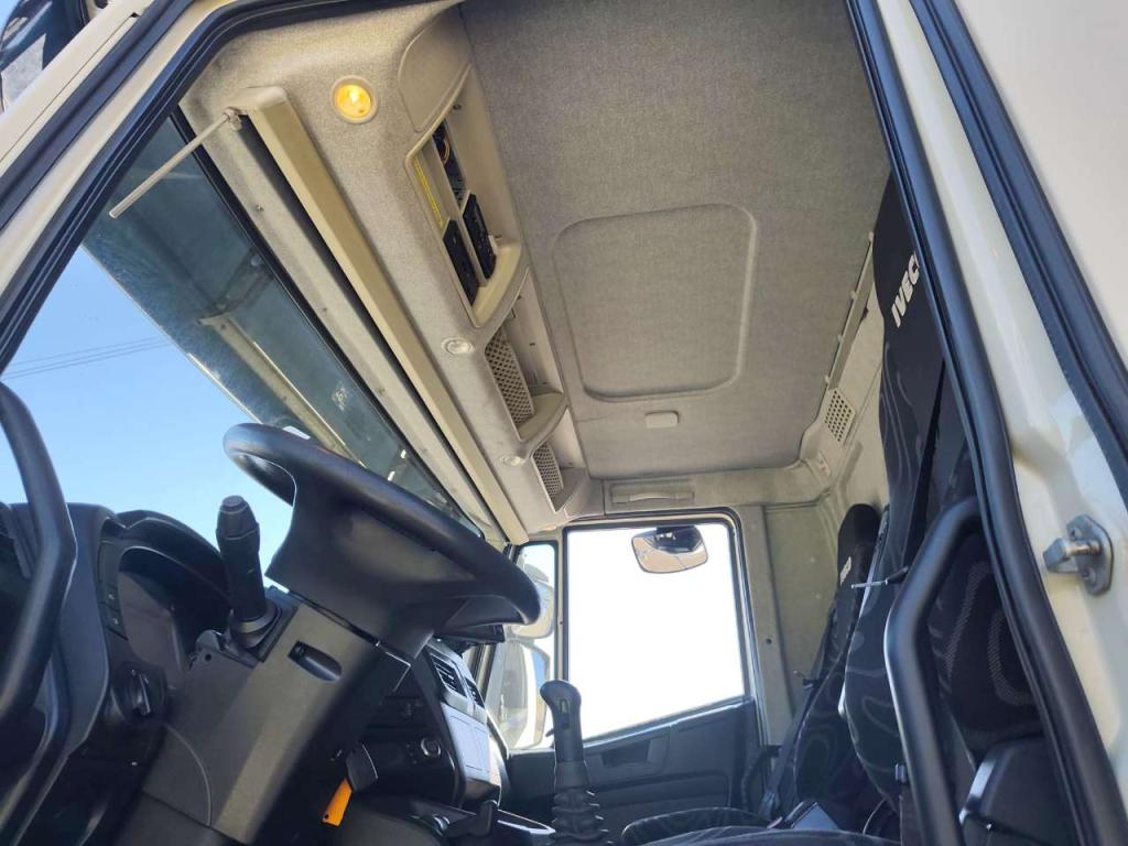 Iveco TRAKKER 260T45/P Foto 8