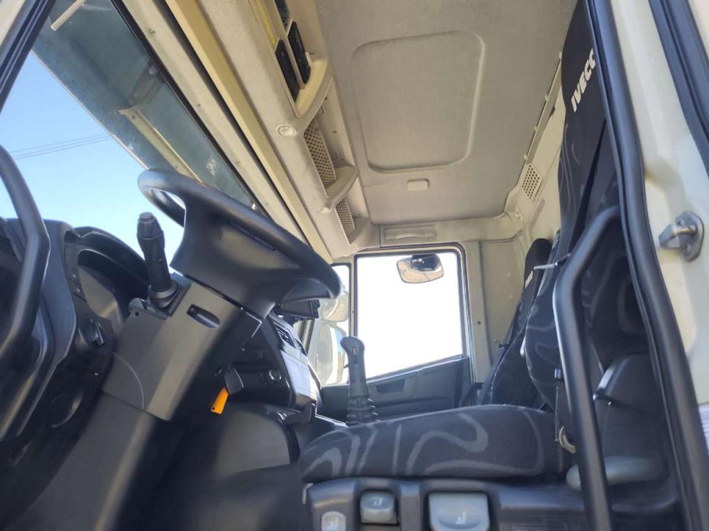 Iveco TRAKKER 260T45/P Foto 9