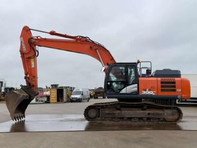 Hitachi ZX300LC-6 vendida por Big Machinery