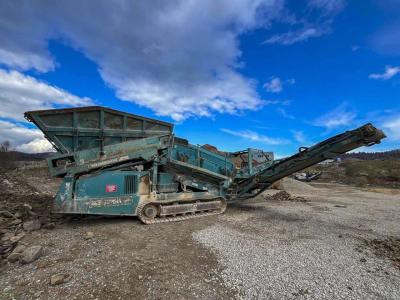 Powerscreen Warrior 1400 vendida por Balavto