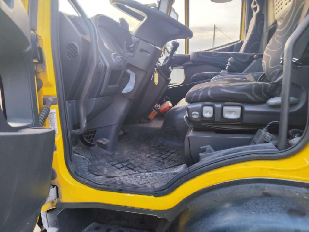Iveco EUROCARGO 120E28P Foto 10