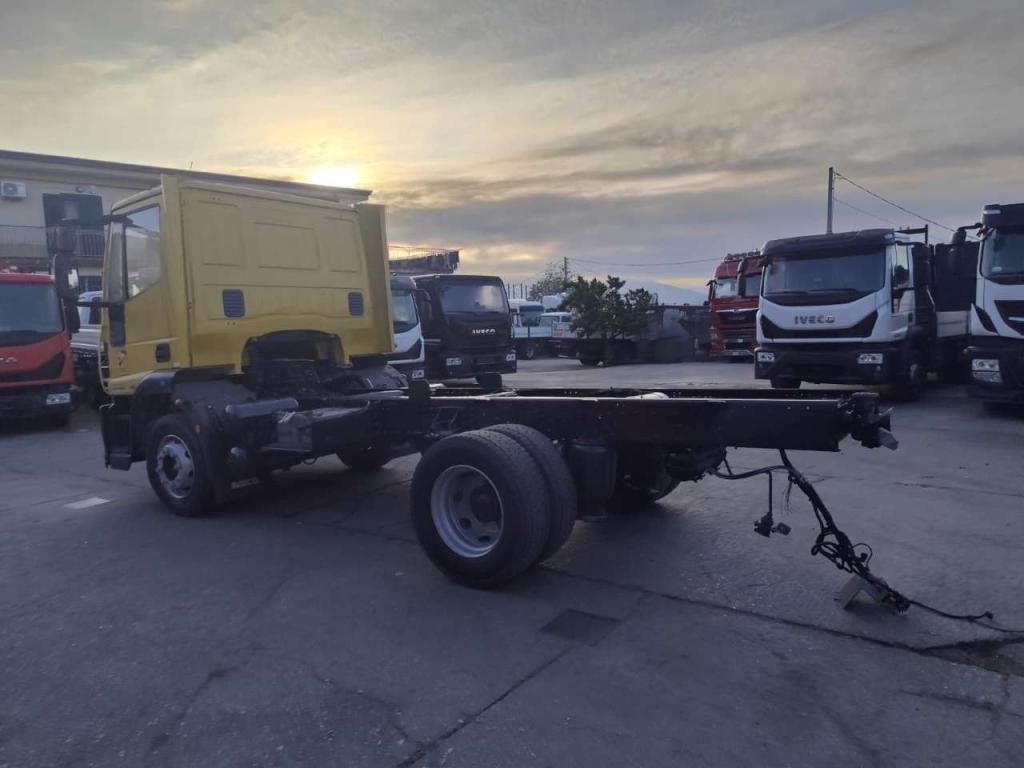 Iveco EUROCARGO 120E28P Foto 19