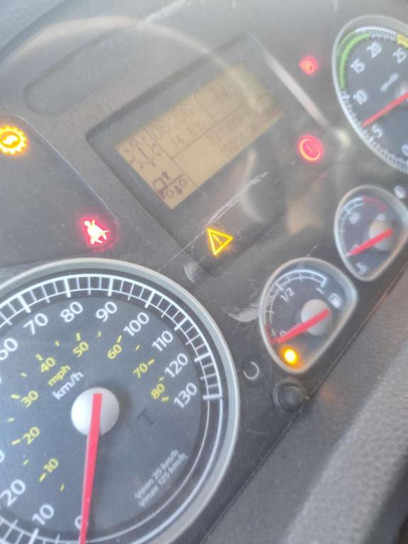 Iveco EUROCARGO 120E28P Foto 5