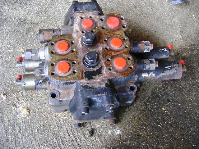 Distribuidor hidraulico para Fiat Hitachi W 190 Evolution Foto 2