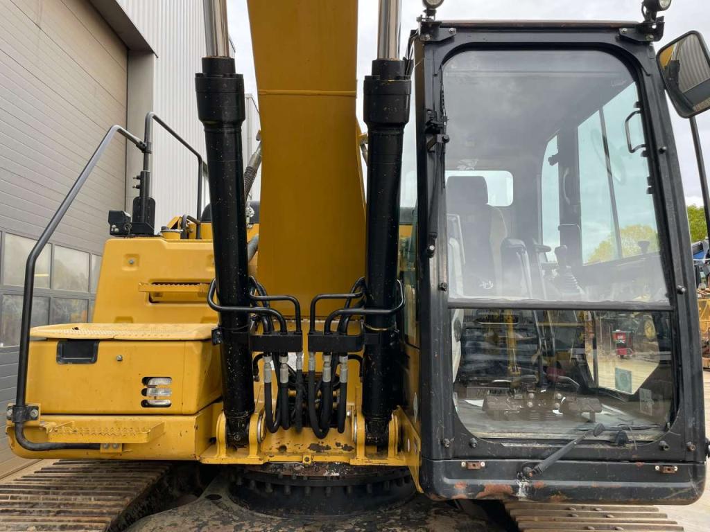 Caterpillar 320FL Foto 3