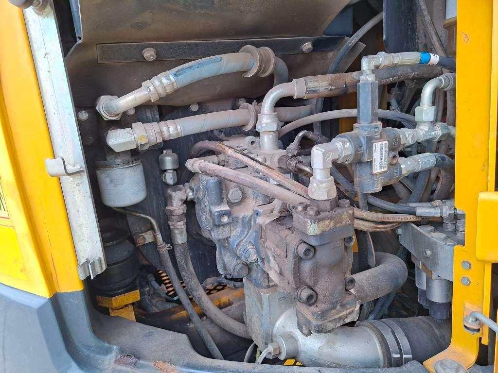 Komatsu PW 118 MR-8 (+ 3 buckets) Foto 18