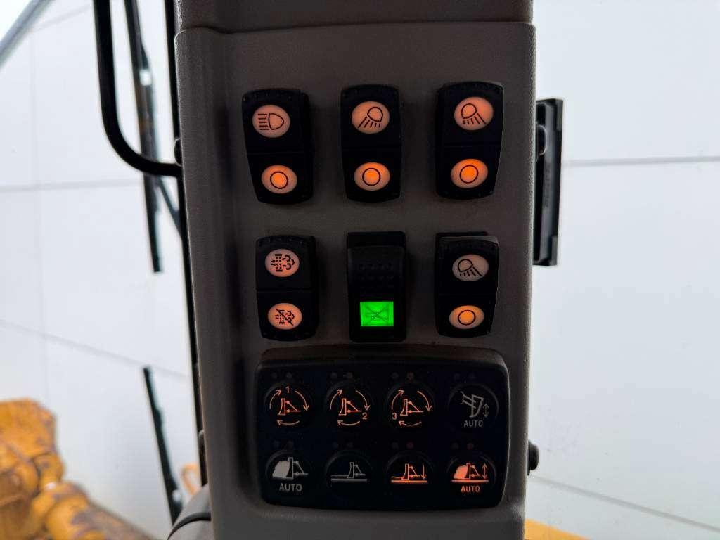 CAT D8T - GERMAN Machine / Ripper Foto 13