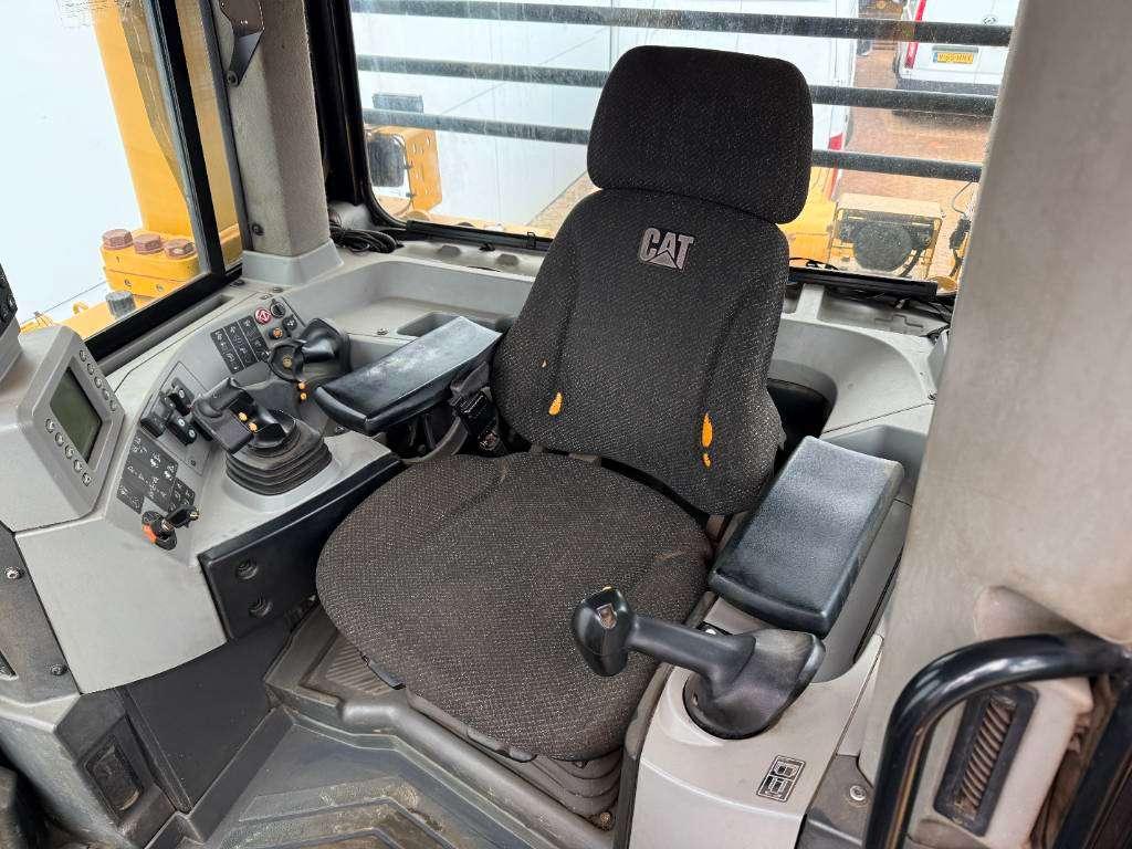 Caterpillar D8T - GERMAN Machine / Ripper Foto 8