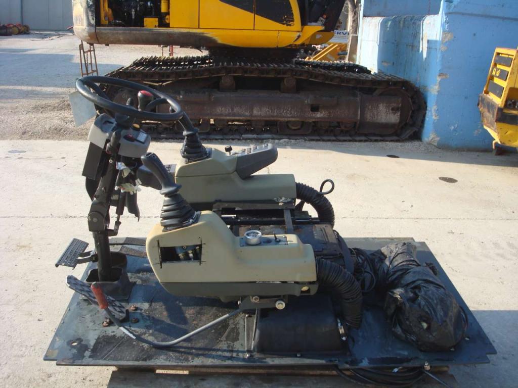 Subcabina con servomandos para Fiat Hitachi 150W3 Foto 2