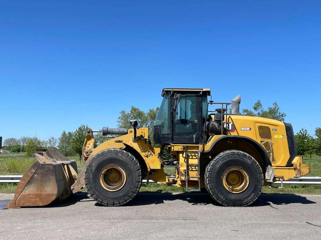 Caterpillar 966M Foto 1