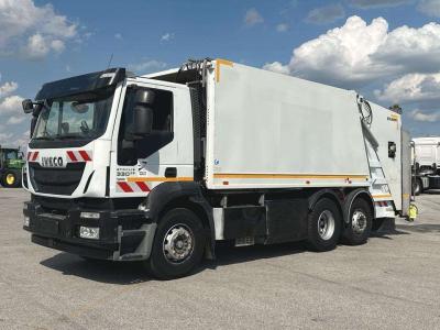 Iveco Stralis 330 6X2 vendida por Massucco T. Srl