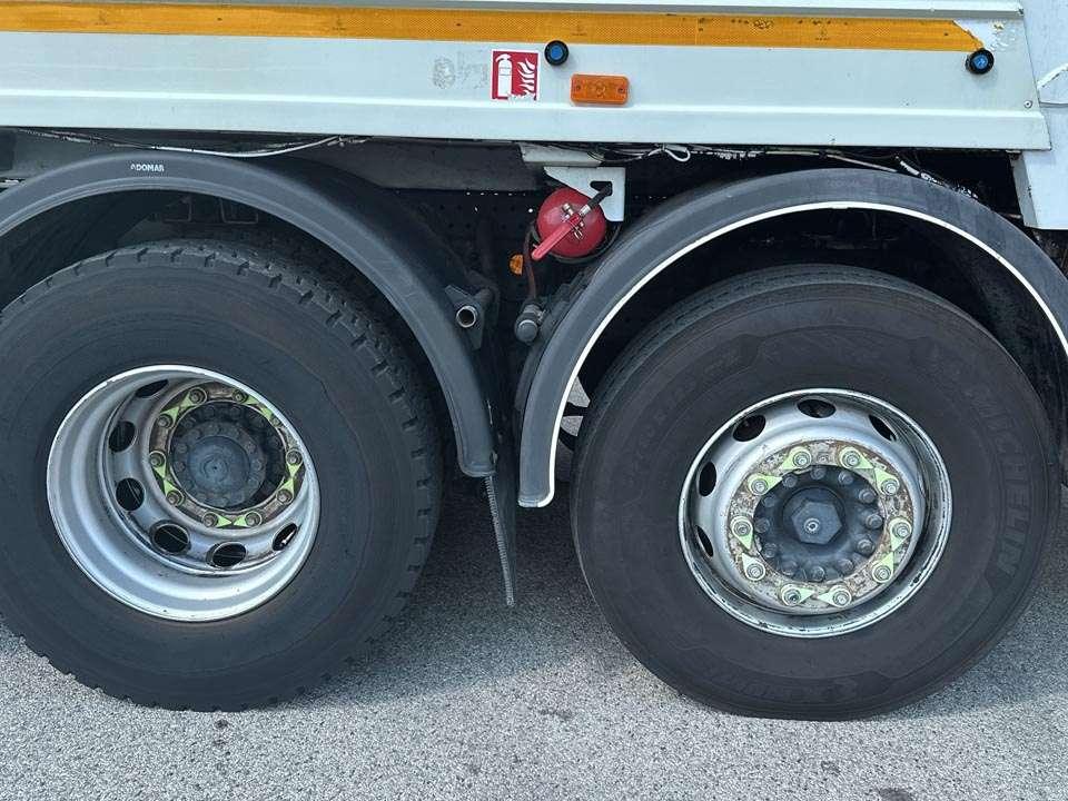 Iveco Stralis 330 6X2 Foto 7