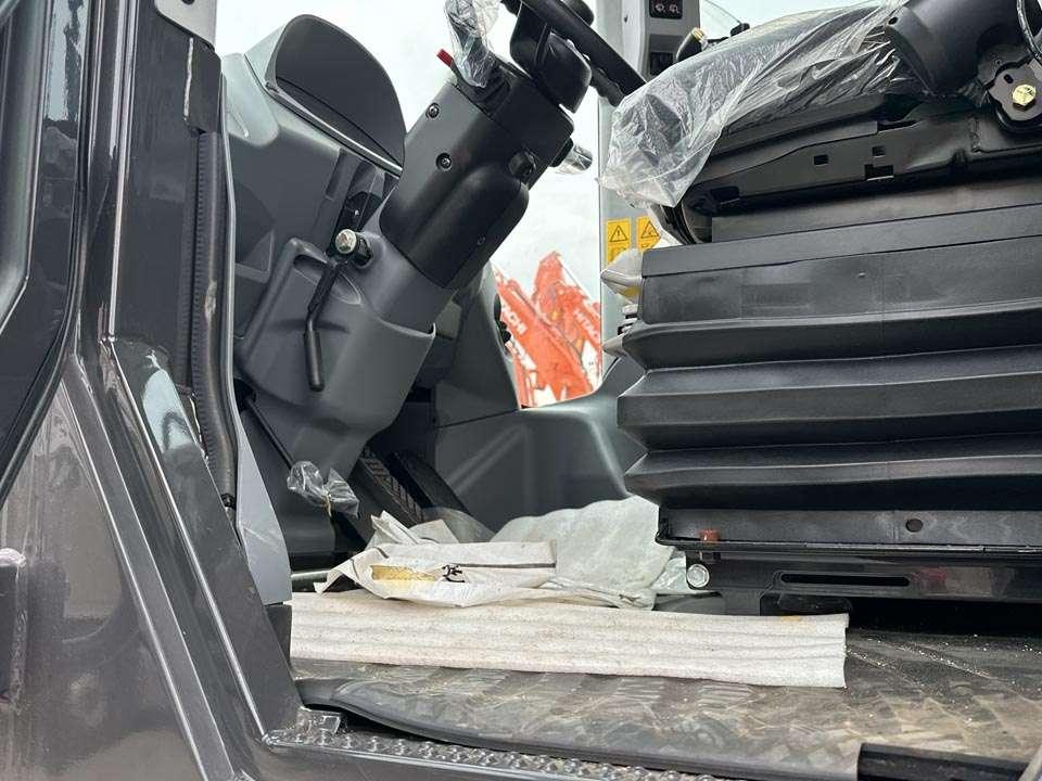 Hitachi ZW250-7 Foto 16
