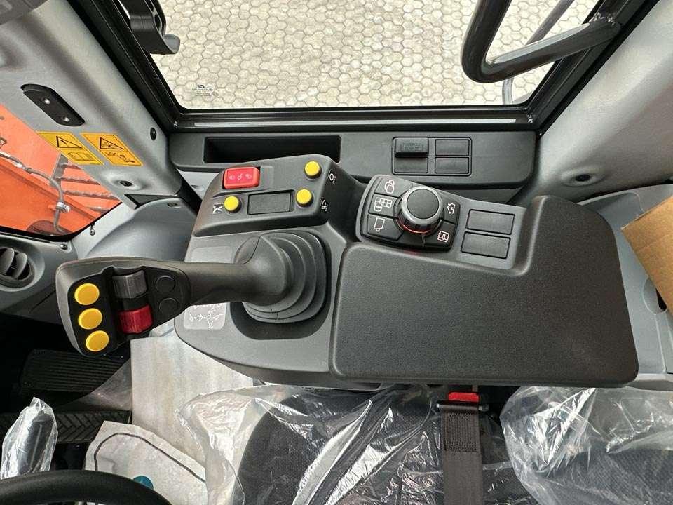 Hitachi ZW250-7 Foto 18