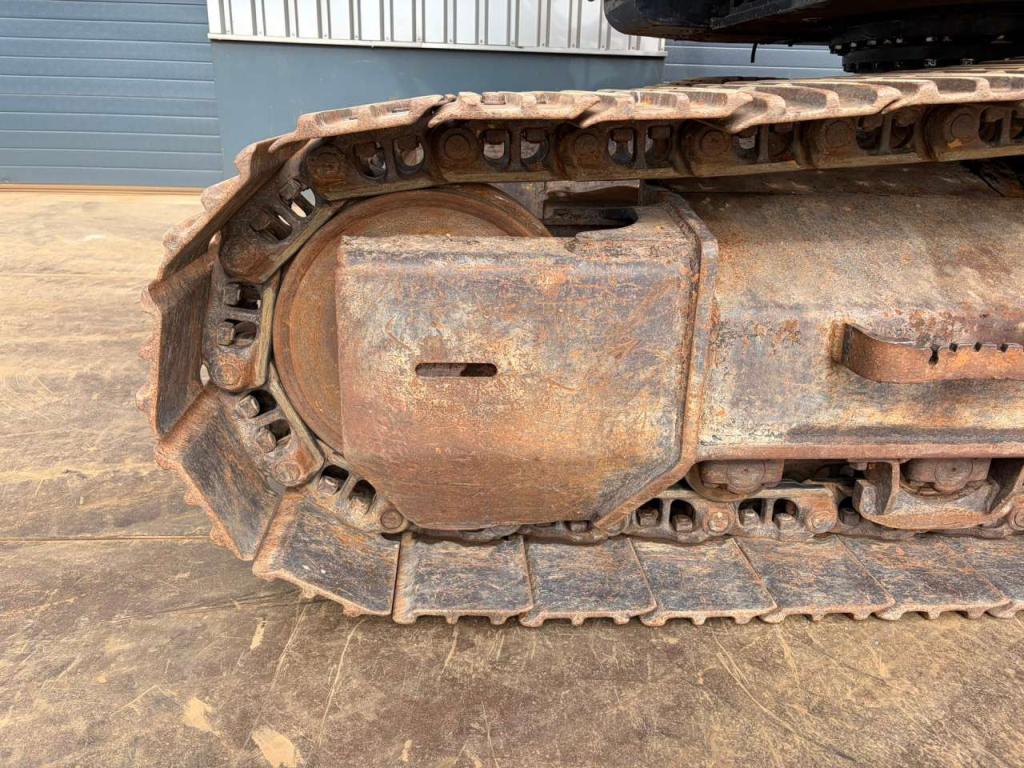 Hitachi ZX225US5LC Foto 10
