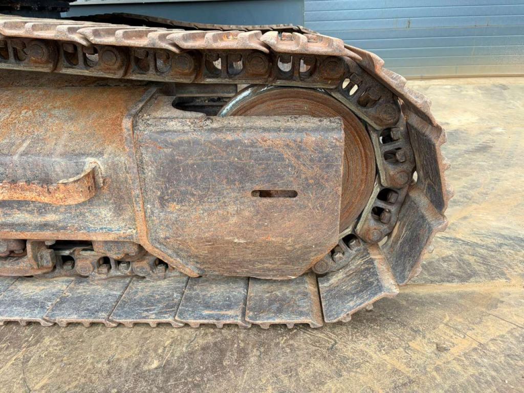 Hitachi ZX225US5LC Foto 15