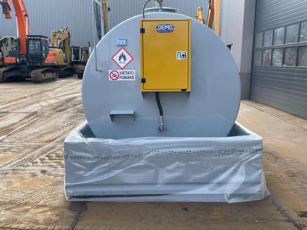 Emiliana Serbatoi TF9/50 9000Ltr fuel tank Foto 8