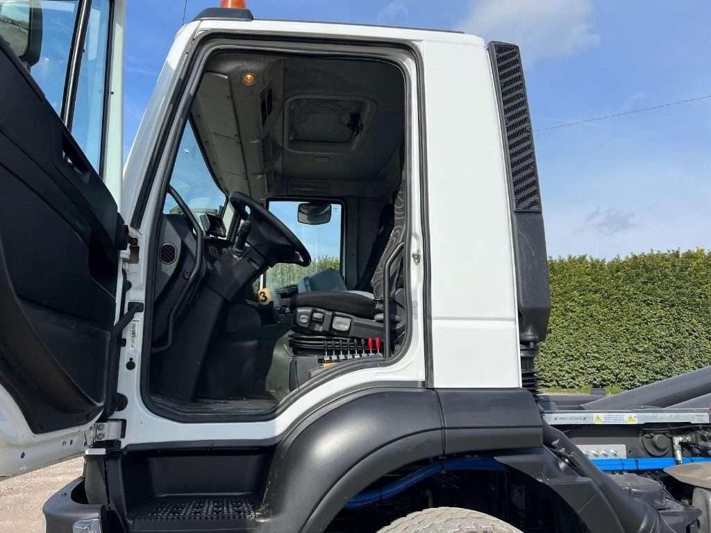 Iveco TRAKKER 360 SCARRABILE 6X4 Foto 16