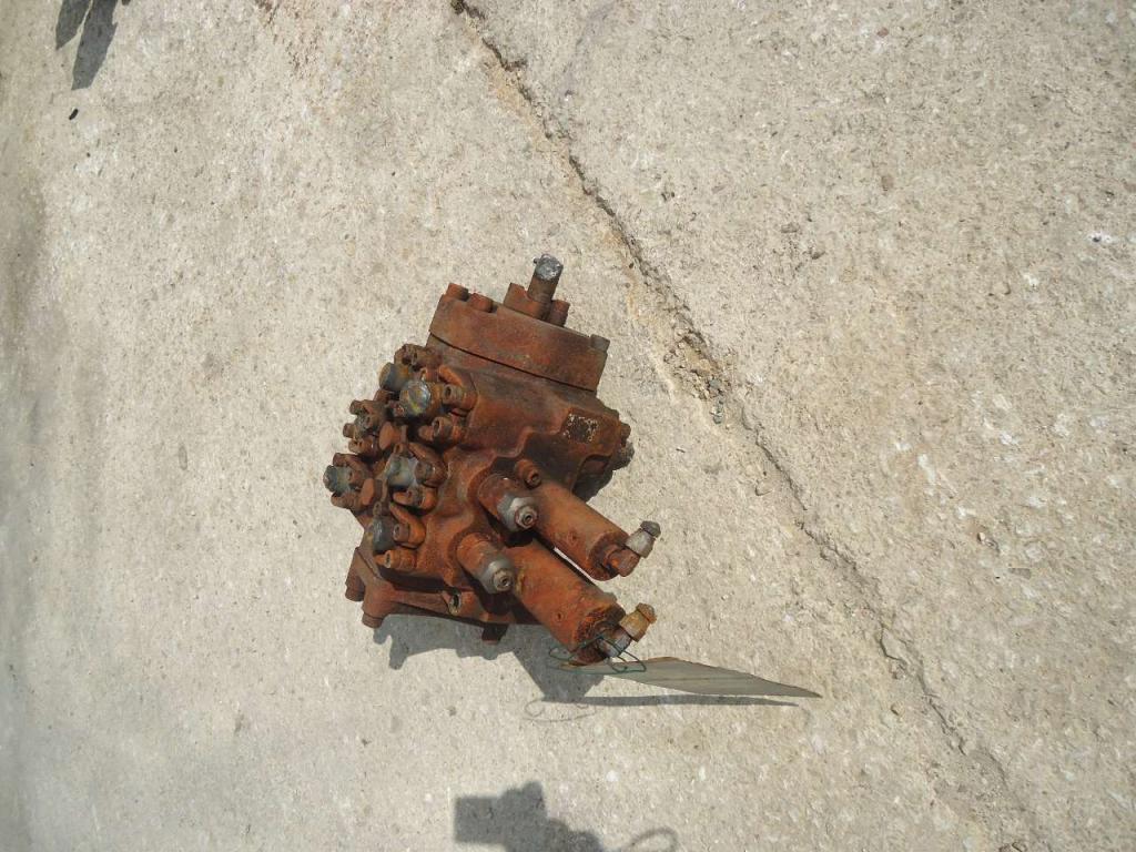 Distribuidor hidraulico para Fiat Kobelco W190 Foto 4