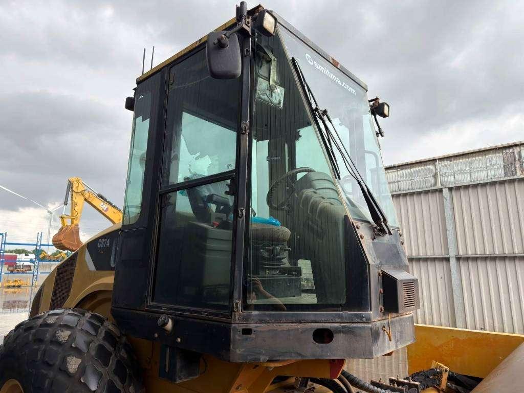 Caterpillar CS74 Foto 14