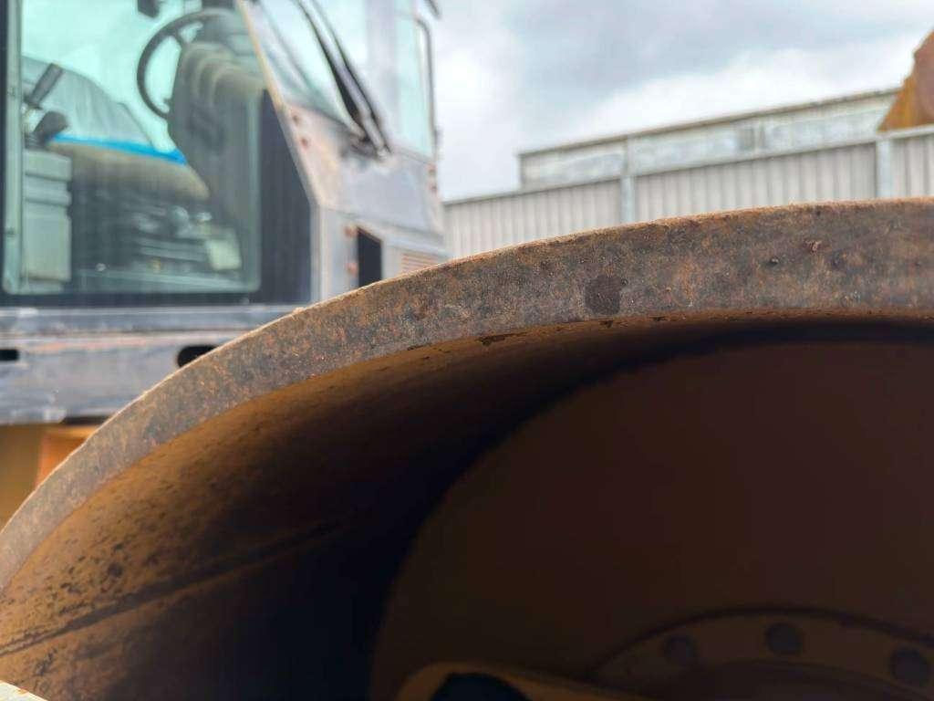Caterpillar CS74 Foto 17