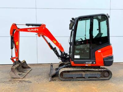Kubota KX027-4 - Hammer Lines / Quick Coupler vendida por Boss Machinery