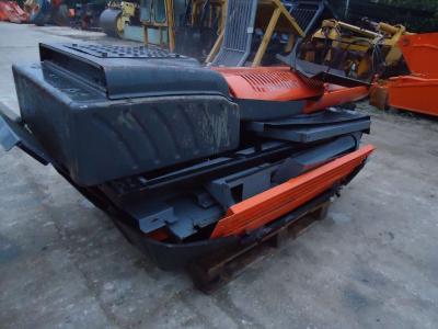 Capó y panel de carrocería para Hitachi ZAXIS 350.3 vendida por OLM 90 Srl