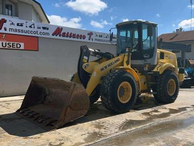 New Holland W130 vendida por Massucco T. Srl