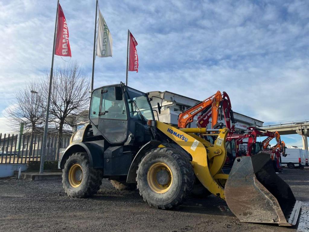 Komatsu WA100 M Foto 3