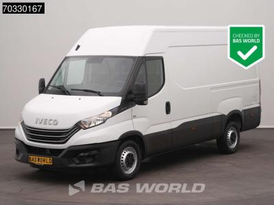 Iveco Daily 35S14 L2H2 Airco Cruise Camera Groot scherm 3520L L2 A/C Cruise control vendida por BAS World B.V.